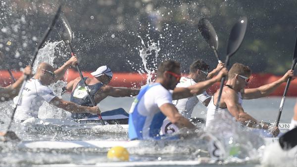 Rio de Janeiro, 2016. augusztus 17.
Molnár Péter (b) és Tótka Sándor a férfi kajak párosok 200 méteres versenyének középfutamában a Rio de Janeiró-i nyári olimpián a Rodrigo de Freitas Lagúnában 2016. augusztus 17-én. A magyar duó a második helyen végzet