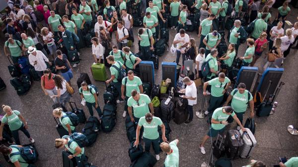 Budapest, 2016. július 30.
A Rióba utazó legnagyobb létszámú magyar csapat tagjai indulás elõtt Budapesten, a Liszt Ferenc-repülõtéren 2016. július 30-án.
MTI Fotó: Marjai János