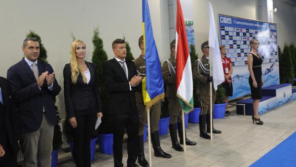 Hódmezõvásárhely, 2016. július 6.Lázár János Miniszterelnökséget vezetõ miniszter, a térség országgyûlési képviselõje, Szabó Tünde, az Emberi Erõforrások Minisztériumának sportért felelõs államtitkára és Gyurta Dániel olimpiai és világbajnok úszó (b-j) 