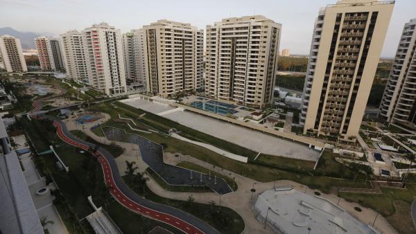 Rio de Janeiro, 2016. július 24.
A 2016-os riói nyári olimpia Olimpiai faluja Rio de Janeiróban 2016. július 23-án. A riói olimpiai játékokat augusztus 5. és 21. között rendezik. (MTI/AP/Leo Correa)