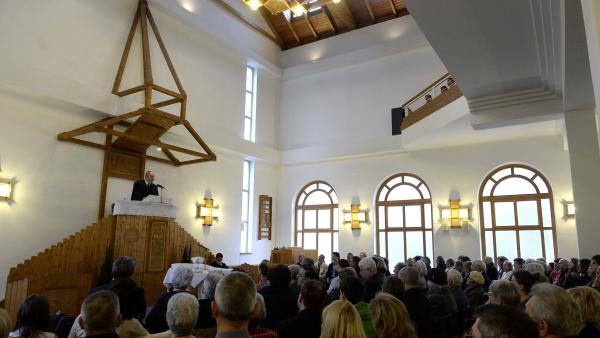 Budapest, 2015. december 25.
Bogárdi Szabó István püspök, a Magyarországi Református Egyház zsinatának lelkészi elnöke igét hirdet a karácsonyi istentiszteleten a Budahegyvidéki Református Templomban 2015. december 25-én.
MTI Fotó: Bruzák Noémi