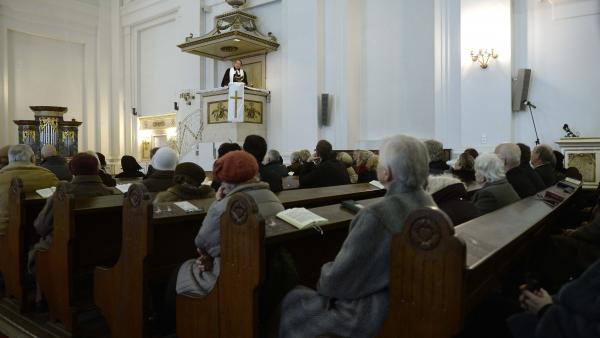 Budapest, 2015. december 25.
Gáncs Péter, a Magyarországi Evangélikus Egyház elnök-püspöke igét hirdet a karácsonyi istentiszteleten a Deák téri evangélikus templomban 2015. december 25-én.
MTI Fotó: Bruzák Noémi