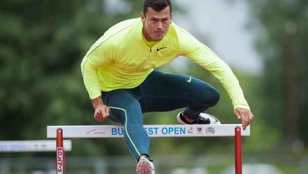 Budapest, 2016. május 24.
Baji Balázs gátfutó edz a fõvárosi Ikarus BSE atlétikai pályáján 2016. május 24-én. A sportoló kvótát szerzett a riói nyári olimpiára.
MTI Fotó: Czeglédi Zsolt