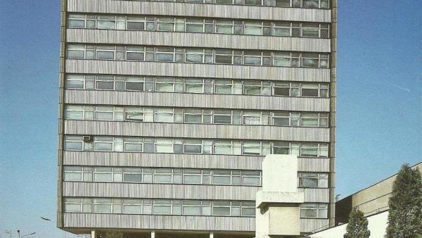 A nyomda épülete évtizedekkel ezelőtt