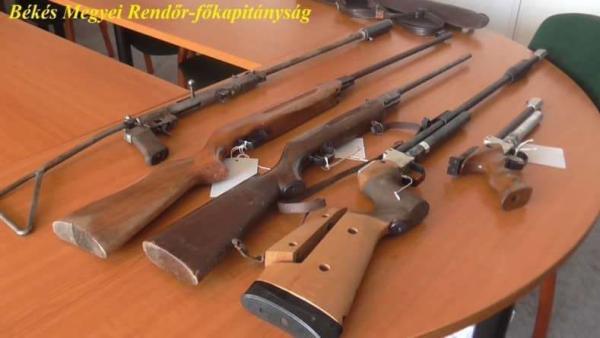 Ezeket is lefoglalták a férfitól. Fotó: Békés Megyei Rendőr-főkapitányság