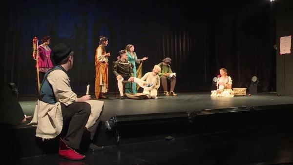 Középiskolás diákok töltötték meg a Békéscsabai Jókai Színházat az Ádámok és Évák Ünnepén (Fotó: Kovács Dénes)