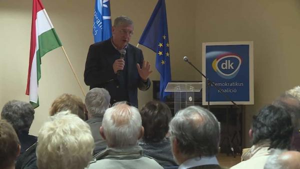 Gyurcsány Ferenc Csabagyöngyében tartott lakossági fórumot (Fotó: Fazekas Róbert)