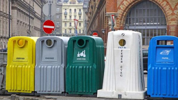 Szelektív kukák. Forrás: szelektalj.hu