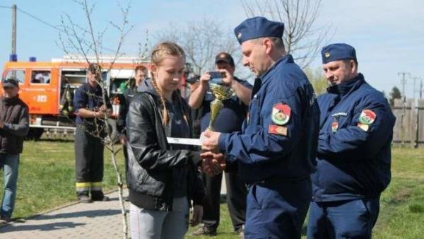 Katasztrófavédelmi ismeretekbőll versenyeztek Sarkadon. Fotó: Baráth Ilona tű.f.hadnagy