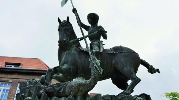 Szent György szobor