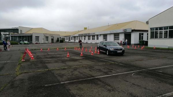 A békési Kovács család nyerte meg a „Közlekedik a család” vetélkedő Békéscsabán rendezett megyei döntőjét. Fotó forrás: police.hu