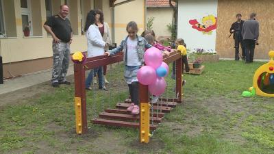Fejlesztőjátékokat kaptak a gyerekek az egyik gyulai óvodában Fotó: Tóth Áron 