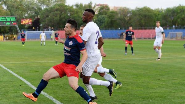 Rudolf Gergely mindkét nyíregyházi gólban benne volt a fehér mezes csabaiak ellen (Fotó: nyiregyhazaspartacus.hu)