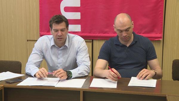 A közgyűlés után értékelt Miklós Attila és Fülöp Csaba. Fotó: Kugyelka Attila