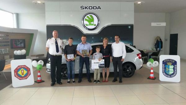 A békési Kovács család nyerte meg a „Közlekedik a család” vetélkedő Békéscsabán rendezett megyei döntőjét. Fotó forrás: police.hu