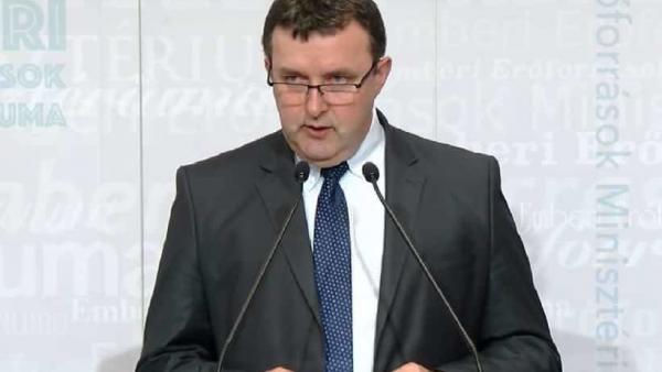 Palkovics László, az Emberi Erőforrások Minisztérium oktatási államtitkára. Fotó forrás: kormany.hu