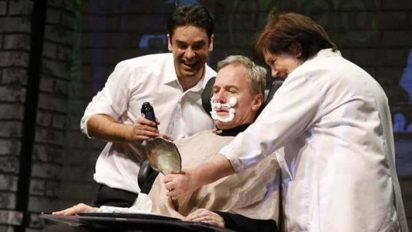 Vadász Gábor és Hirtling István főszereplésével érkezett a darab Békéscsabára (Fotó: Békéscsabai Jókai Színház)