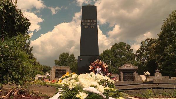 A Berényi úti temetőben kapott méltó nyughelyet a békéscsabai kórházalapító (Fotó: Kovács Dénes)