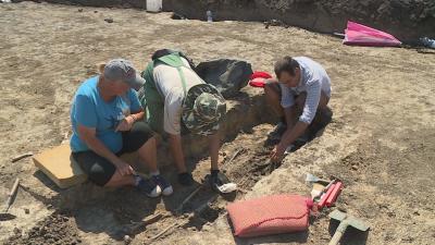 Árpád-kori, avar és szarmata leletek kerültek elő az épülő M44-es gyorsforgalmi út Békés megyei szakaszának ásatásain. Fotó: Kugyelka Attila
