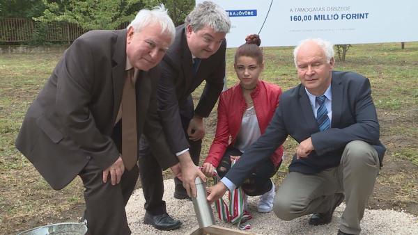 Letették a megyében egyedülálló gyermekotthon alapkövét. Fotó: Kovács Dénes