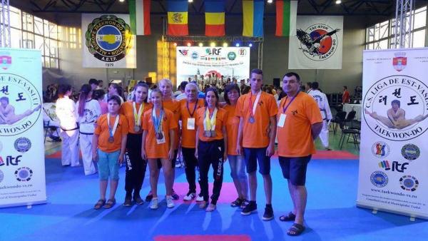 A magyarbánhegyesi Corvin Taekwon-do Klub eredményes tagjai. Fotó forrás: Corvin Taekwon-do Klub