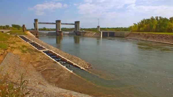 A Hármas-Körös vízlépcsője Békésszentandrásnál – Fotó: Tószögi György