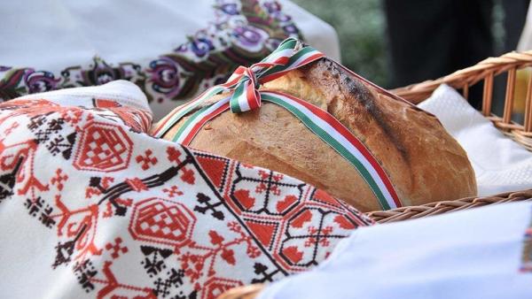 Újkenyér. Forrás: oroscafe.hu