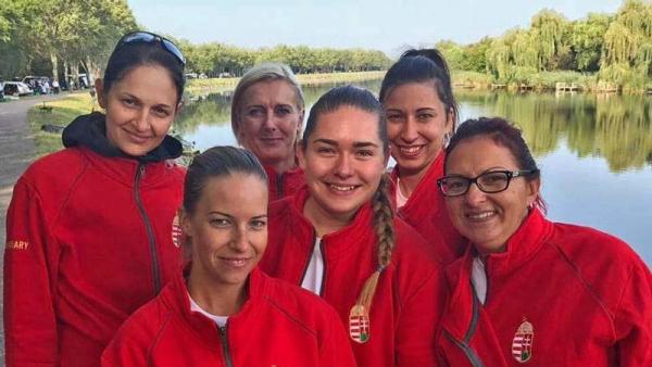 A női válogatott a VB helyszínén – Fotó: Deli Ibolya / facebook