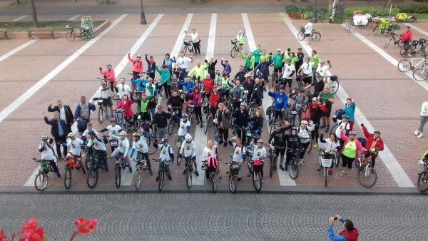 Csoportkép a Békéscsabáról indulókkal, percekkel a start előtt