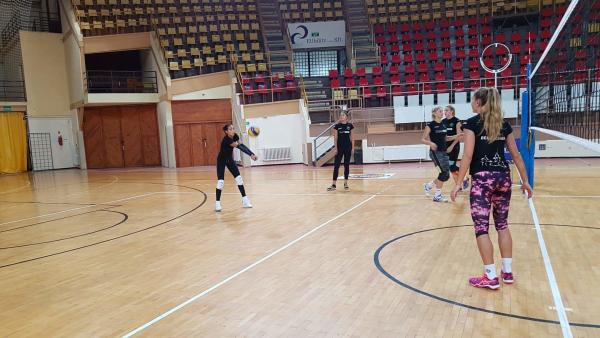 Milly Bezarevic nagy lendülettel dolgozott első edzésén (Fotó: Kovács Dénes)