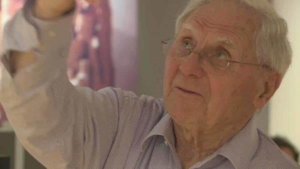 Csütörtökön Békéscsabára látogatott a szobrász testvére, Pátkai Róbert is, aki a  Munkácsy Mihály Múzeum kiállítását is megtekintette. Fotó: Kugyelka Attila