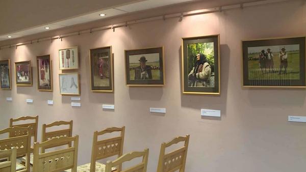 Egy hétig ingyenesen látogatható Harangozó Imre, néprajzkutató Szent László királyhoz kapcsolódó tárlata a békéscsabai múzeum Kamara termében.. Fotó: Kovács Dénes