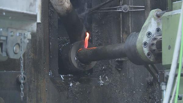 A Bosch beszállítója lett az autóipari alkatrészeket gyártó Csaba Metál Zrt.. A német vállalat motorvezérlő elektronikája szinte minden gépkocsiba belekerül, így a helyi öntöde is nagy potenciált lát az együttműködésben. Fotó: Kovács Dénes