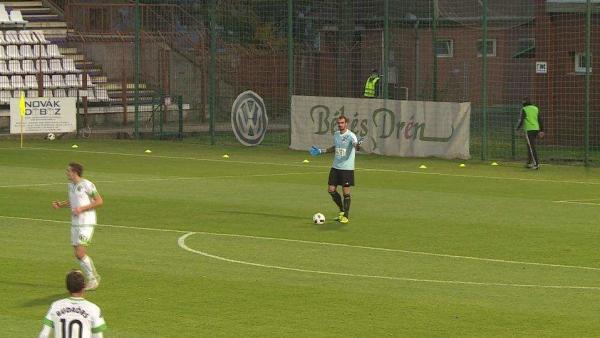 Nemcsak a csabai kapus, hanem az egész hazai csapat tanácstalan volt a Budaörs ellen (Fotó: Ujházi György)