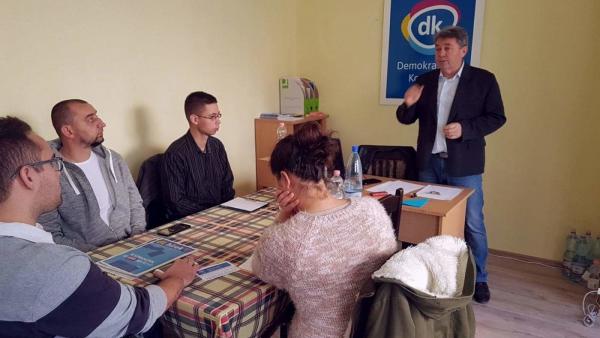 A képviselő hozzátette: az a feladatuk, hogy árgus szemekkel figyeljék, hogy pontosan mire fordítja az új városgazdálkodási cég a számára most megszavazott 30 millió forintos forrást. Fotó: Kovács Dénes