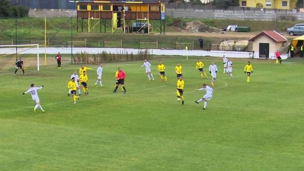 A fehér mezes csabaiak Mészáros lövésével szereztek vezetést (Forrás: Sori TV)