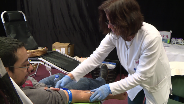 Véradást szervezett a Szeretlek Békéscsaba Egyesület és a Frankó Produkciós Iroda. Fotó: behir.hu