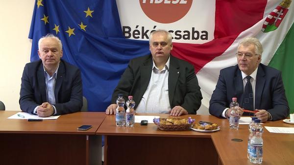 Herczeg Tamás, Hanó Miklós és Ferenczi Attila (balról jobbra) a sajtótájékoztatón