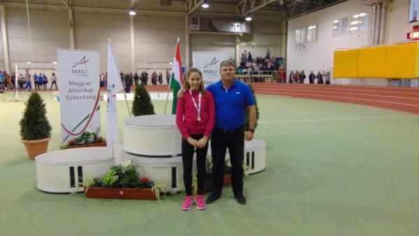 Erős Eszter és edzője, Bagi Árpád (Fotó: Kopp Békéscsabai Atlétikai Club)