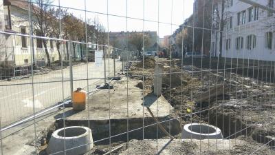 Az építkezés idejére lezárták a Hunyadi téri parkolót is (fotó : Ujházi György)