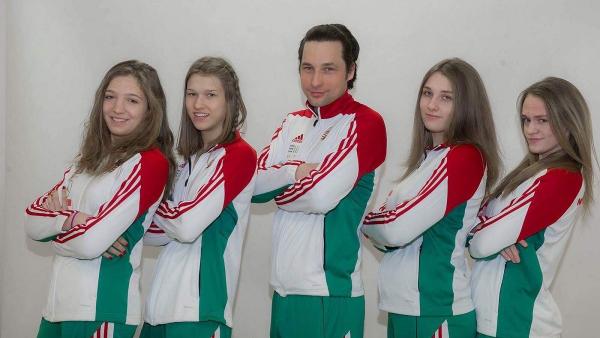 Az Európa-bajnok magyar csapat (Dékány Kinga balról az első, fotó: Magyar Vívó Szövetség)