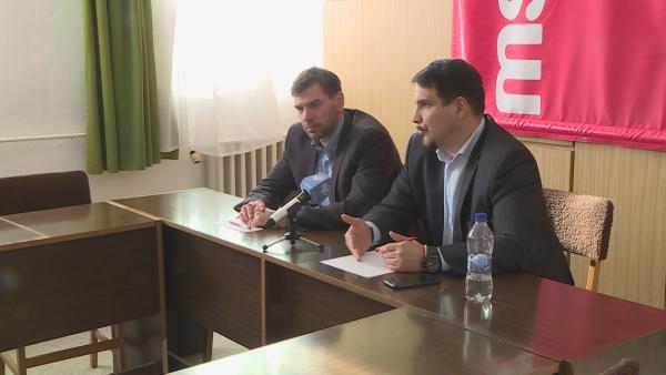 (b.-j.) Miklós Attila, az MSZP békéscsabai elnöke és Mesterházy Attila, a párt országgyűlési képviselője Békéscsabán, 2018.március 13-án. Fotó: Kugyelka Attila