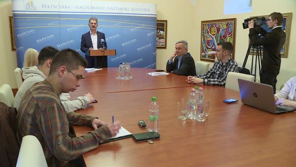 Szarvas Péter a márciusi közgyűlés határozatait értékelve, 2018.03.23-án. Fotó: Bucsai Ákos