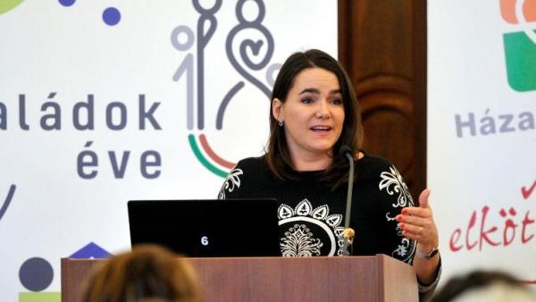 Novák Katalin, az Emberi Erőforrások Minisztériuma család és ifjúságügyért is felelős államtitkára (MTI fotó: Kovács Attila)