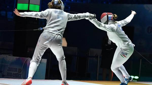 Magyar döntő: Dékány Kinga és Muhari Eszter (fotó: Magyar Vívó Szövetség)