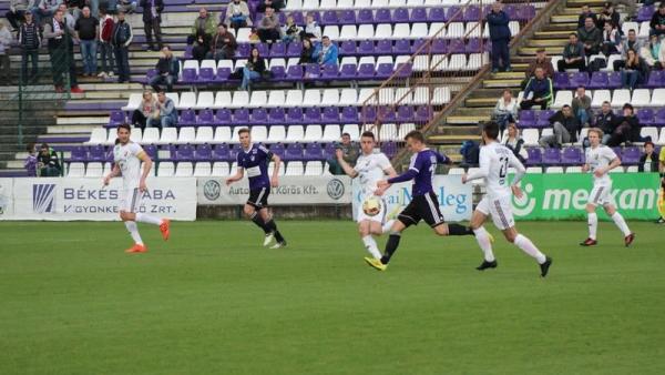 A lila mezes hazaiaknak nem sikerült a szép búcsú (Fotó: Békéscsaba 1912 Előre)