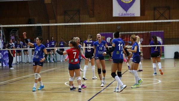 A kékmezes Nyíregyháza nagy csatában jutott a fináléba (Fotó: hunvolley.hu)