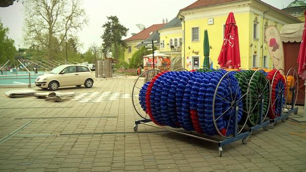 Már zajlik a karbantartás az Árpád Gyógy- és Strandfürdőben. Fotó: Ujházi György