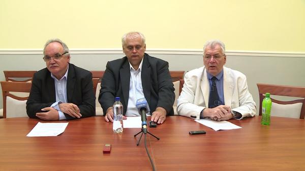 A fűnyírás mellett többek közt a Modern Városok Programhoz kapcsolódó határozatokat emelte ki a májusi közgyűlés témái közül a Fidesz-KDNP frakció. Fotó: Ujházi György