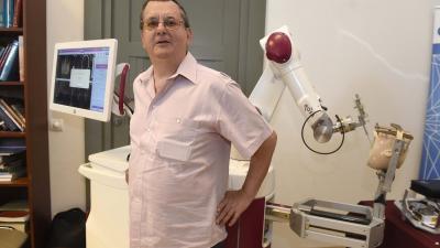 Onger György, akin először végeztek agyműtétet robot segítségével az Országos Klinikai Idegtudományi Intézetben (MTI fotó: Bruzák Noémi)